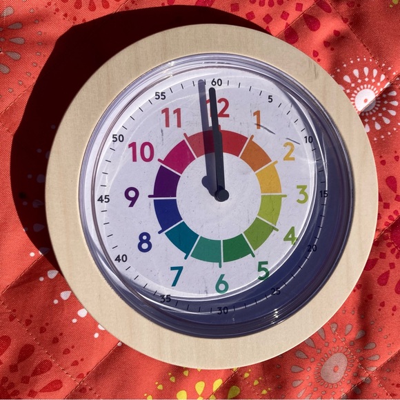 Lovevery Clock - Picture 5 of 10